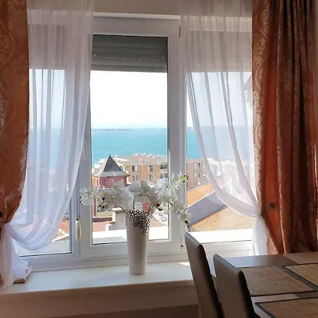 Sea View דירה
